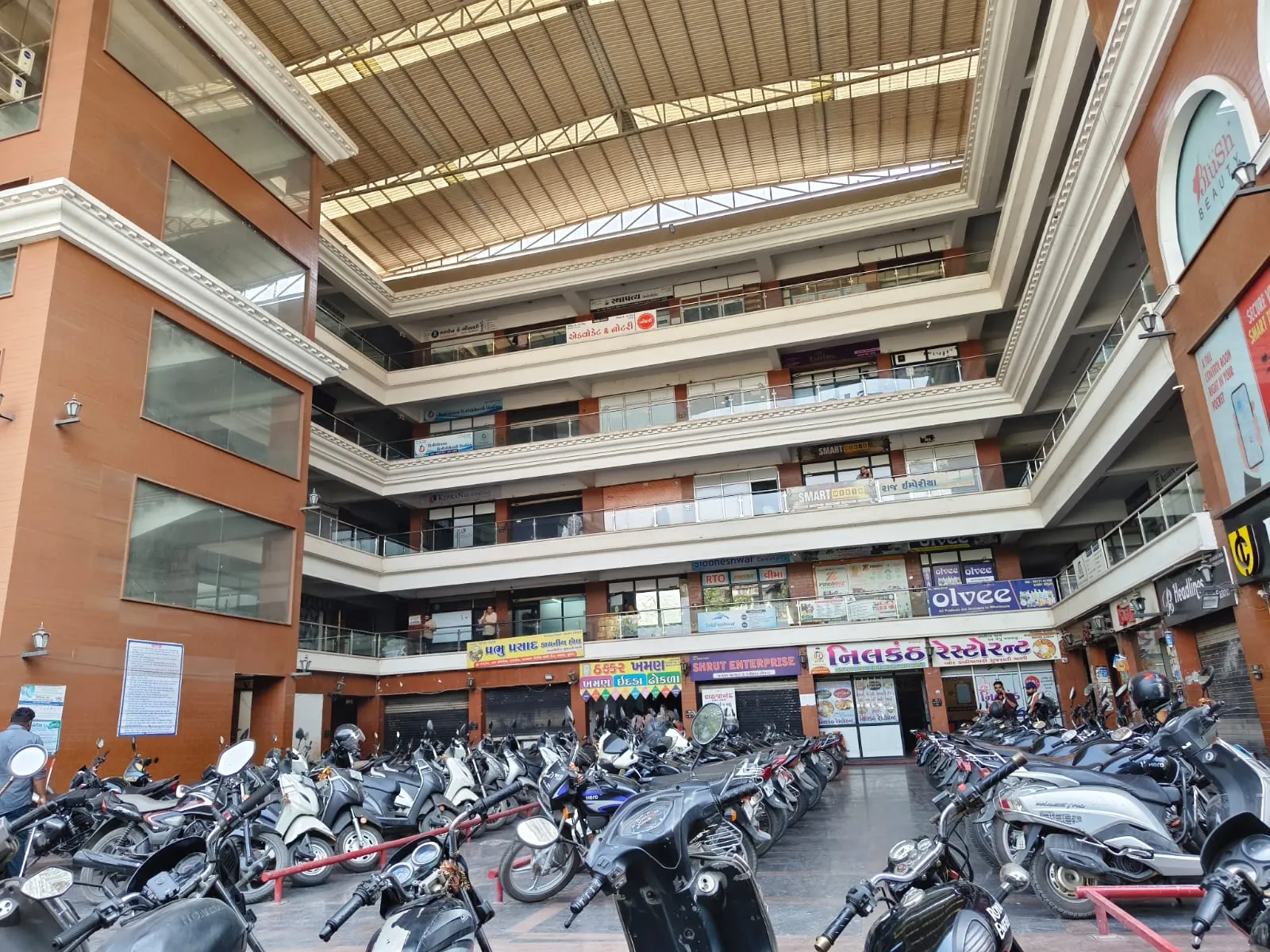 shope in vraj chock